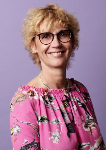 Portret Ellen, Helpende