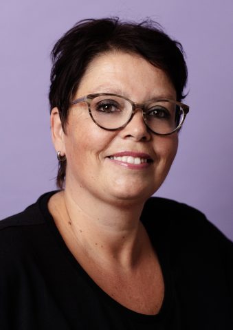 Portret Claudia, Helpende